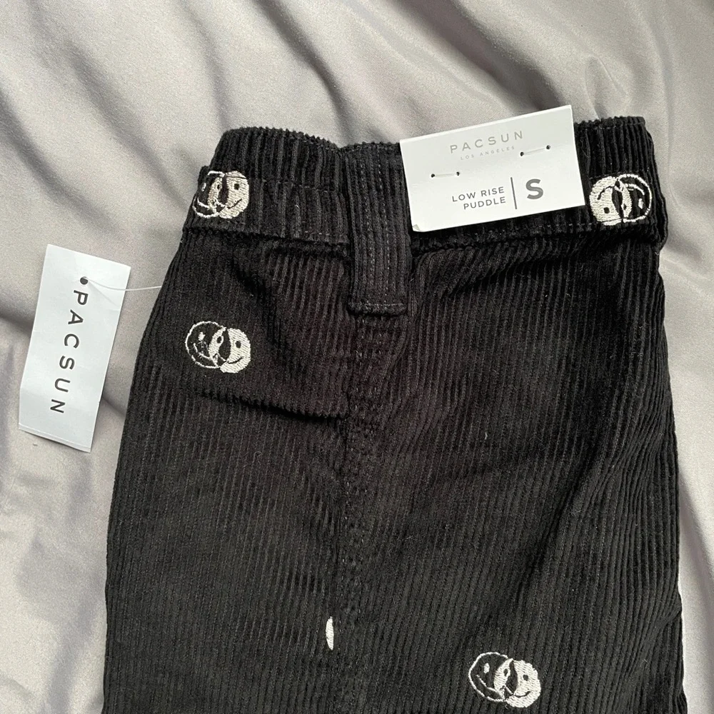 PacSun Smiley Corduroy Low Rise Puddle Pants- Small - Picture 2 of 3